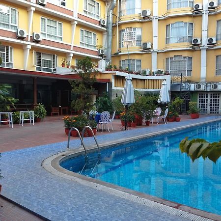 Hotel Woodland Катманду Екстер'єр фото