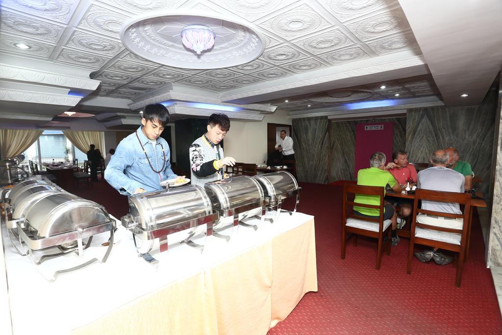 Hotel Woodland Катманду Екстер'єр фото