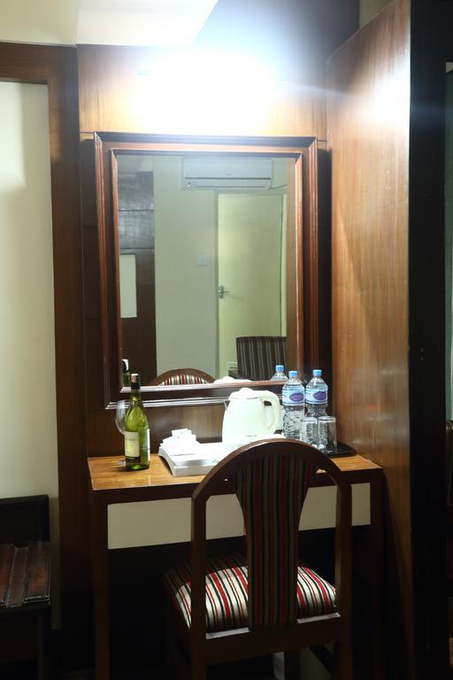 Hotel Woodland Катманду Номер фото