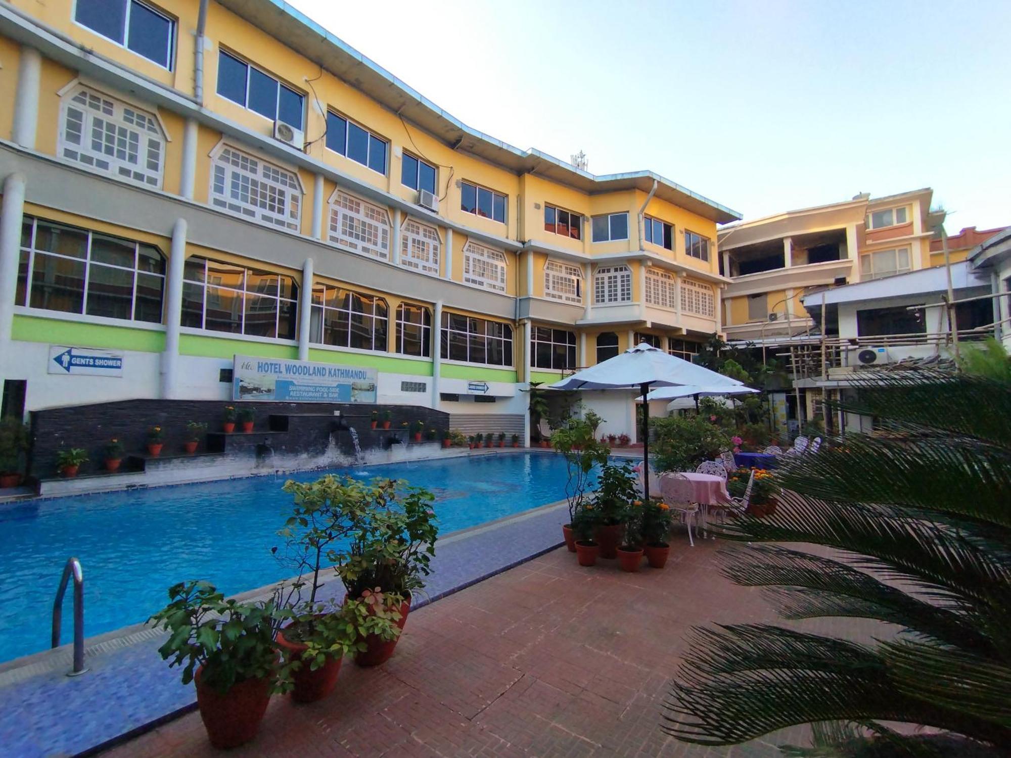 Hotel Woodland Катманду Екстер'єр фото