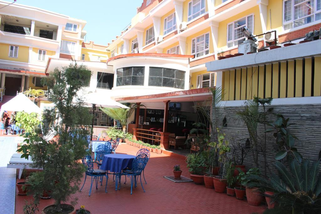 Hotel Woodland Катманду Екстер'єр фото