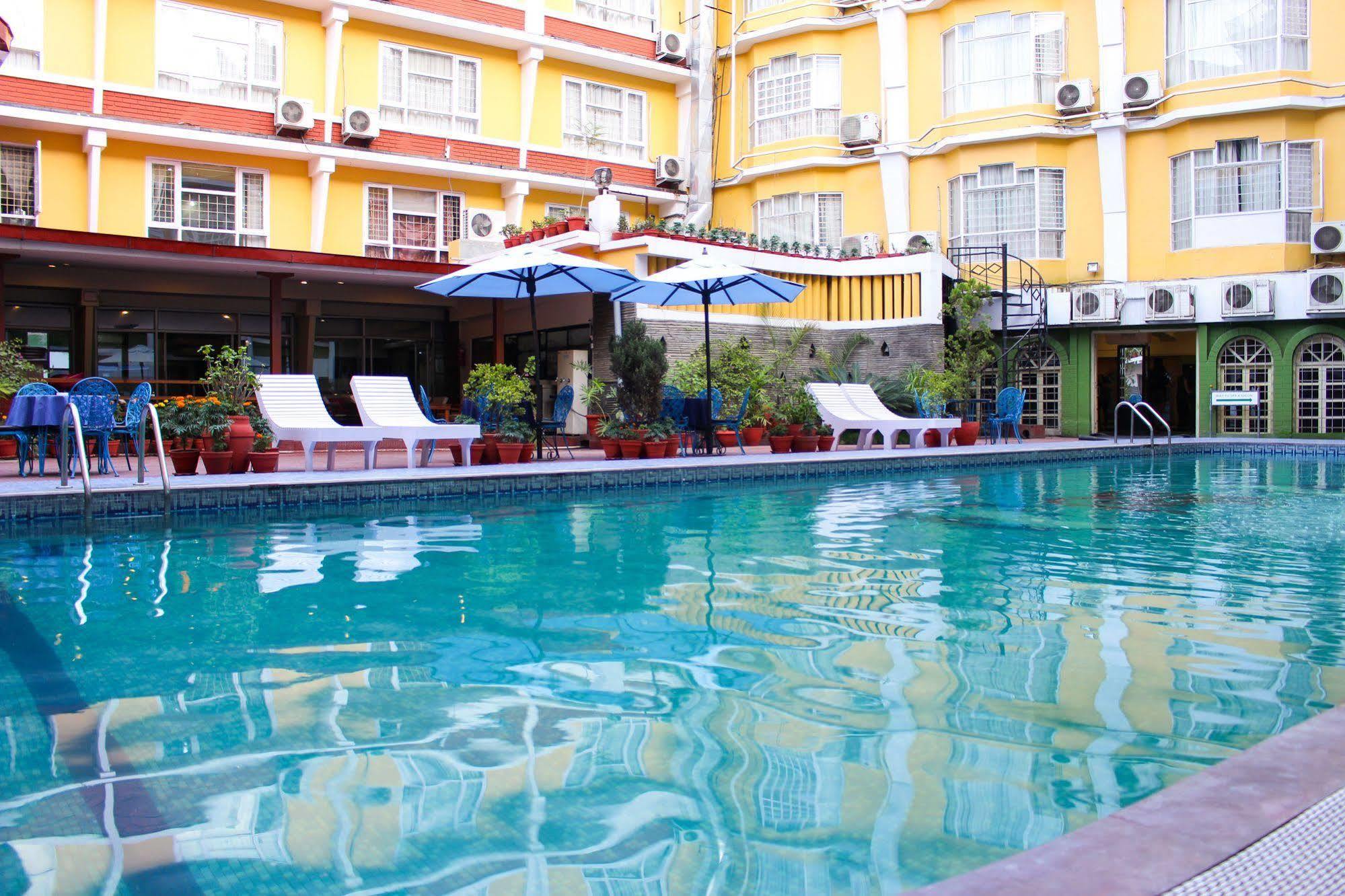 Hotel Woodland Катманду Екстер'єр фото