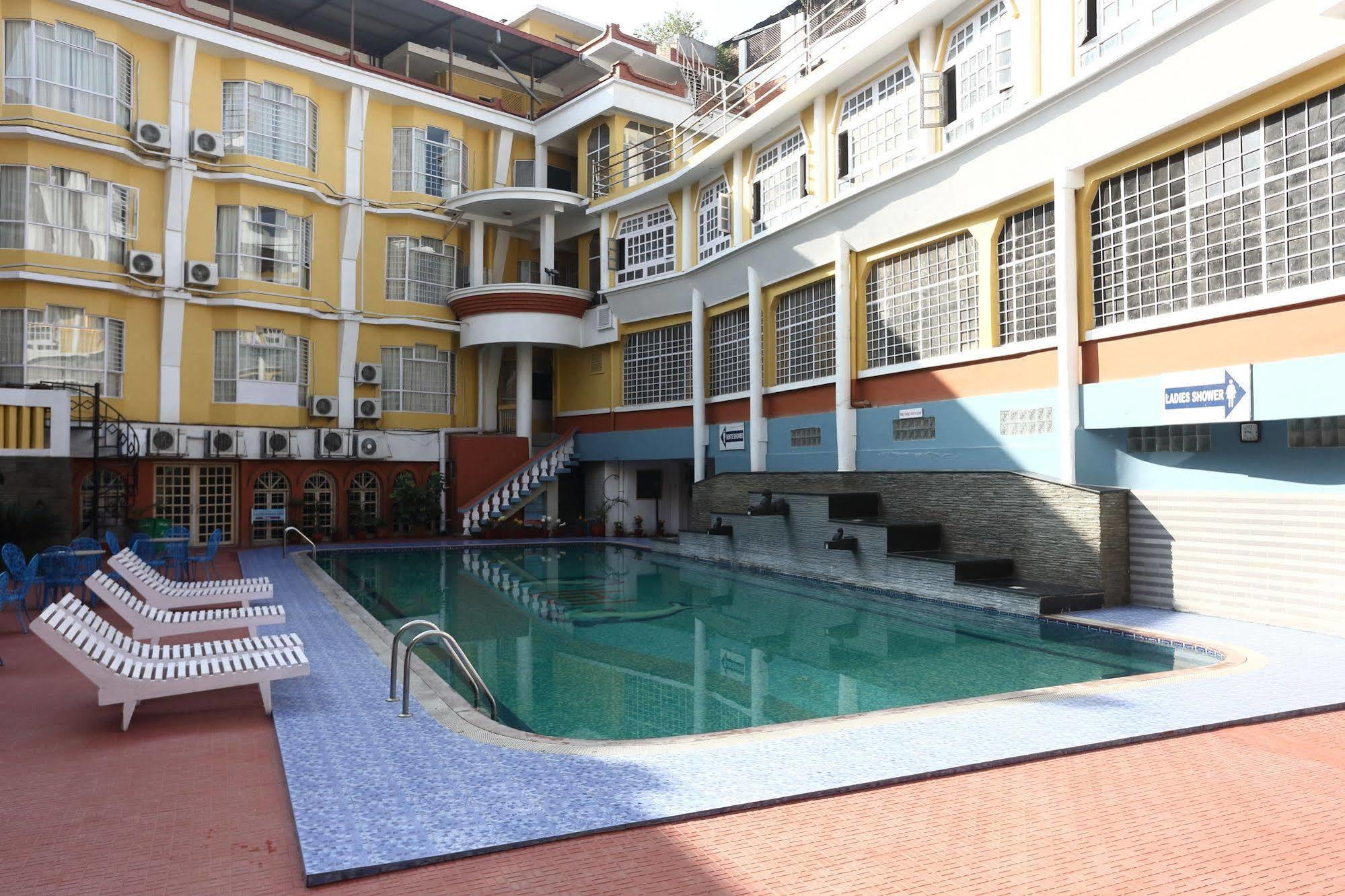Hotel Woodland Катманду Екстер'єр фото